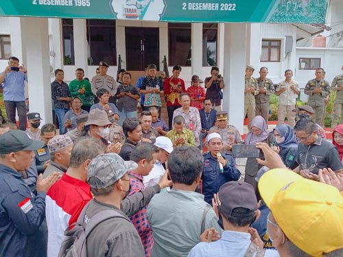 Massa Desak Pemkab Tala Tindak PT Japfa Comfeed 1 6 HL demo pangan ayam 5 jan