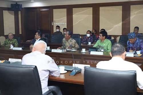 Tanah Laut Ingin Bangun Pabrik Minyak Makan Merah 2 Hal 11 Tala 1 3 klm 2