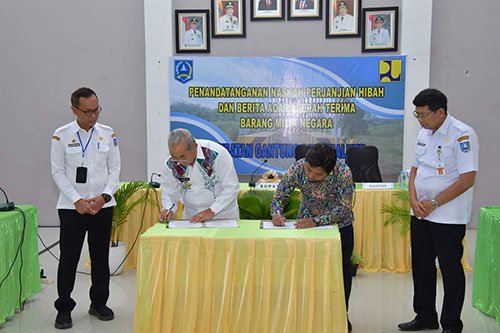 Jembatan Gantung Malutu Dihibahkan ke Pemkab HSS 1 Hal 12 HSS 2 klm