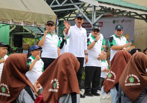 Bupati Lepas Jalan Sehat Hari Amal Bhakti Kemenag 1 Hal 16 4 KLm Martapura Jalan sehat