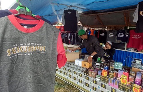 Hal 16 4 Klm Martapura Pasarkan produknya