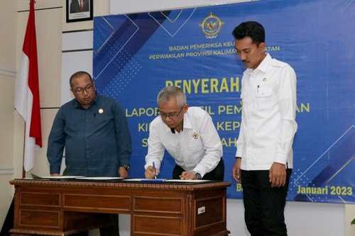 Hal 16 4 Klm Martapura Serahkan LHP