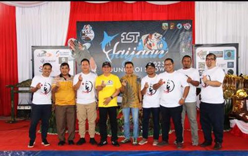 Seribu Ikan Koi Dari Jawa dan Kalimantan Ikuti Kontes di Kotabaru 1 Hal 16 K Baru 2 klm