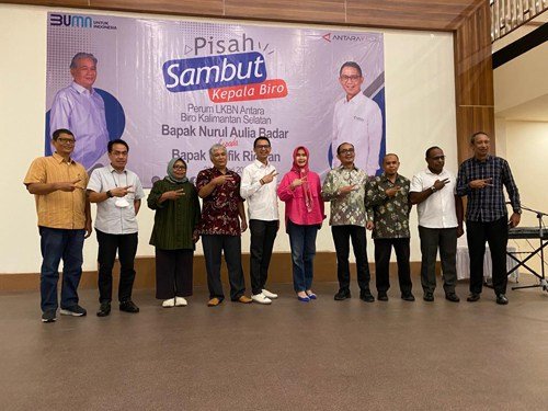 Kepala Biro Antara Kalsel Berganti Taufik Ridwan 1 Hal 9 3 Klm Foto Bersama