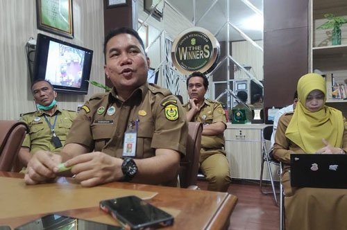 Hal 9 3 Klm Kadinkes Jumpa Pers