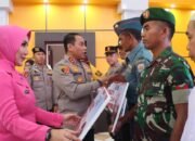 Imam Masjid, Anggota TNI dan Polri tak Menyangka Diumrahkan Jhonlin Group 13 Imam Masjid, Anggota TNI dan Polri tak Menyangka Diumrahkan Jhonlin Group
