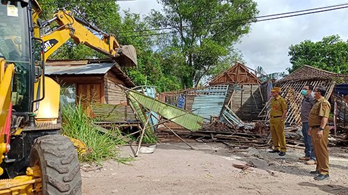 Walikota Aditya Tertibkan Warung Jablai 1 hal10 3klmbjb1 1