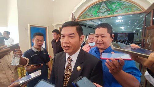 Bupati Bartim Minta Kades dan BPD Berkolaborasi Membangun Desanya 1 15 kalteng5