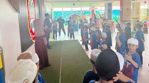 Hal 10 4 KLm Anak Yatim