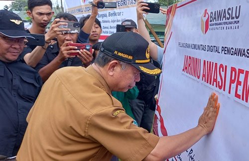 Hal 10 4 Klm Awasi pemilu