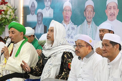 Habib Mahir Pimpin Shalawatan di RTH Ratu Zalecha 1 Hal 16 4 KLm Martapura banjar bersalawat