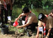 Kwarcab Gerakan Pramuka HSU Tanam Bibit Pohon