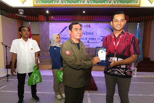 PWI Kalsel Berbenah Sambut Perpres Kerja Sama yang Dilontarkan Presiden 1 Hal 9 3 Klm PWI