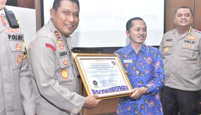 Polres HST Dapat Penghargaan Predikat Kepatuhan Standar Pelayanan Publik