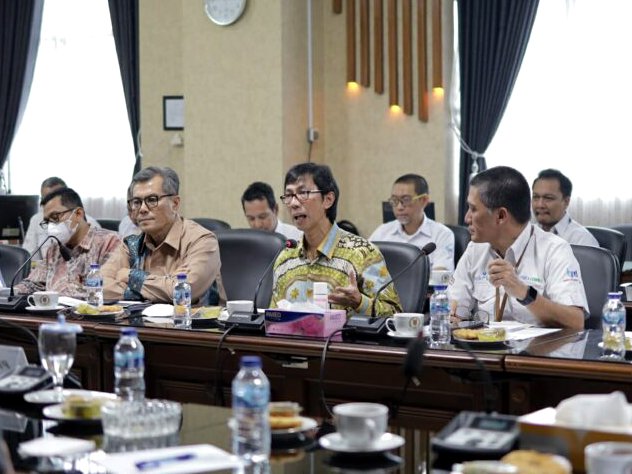 Rapat Kerja DPRD Prov Kalsel Komisi II x Bank Kalsel 2