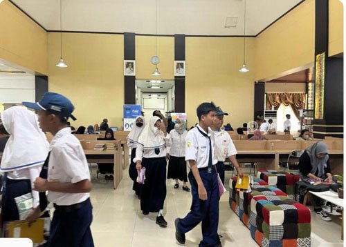hAL 10 3 klM SISWA SMP KE Palenam