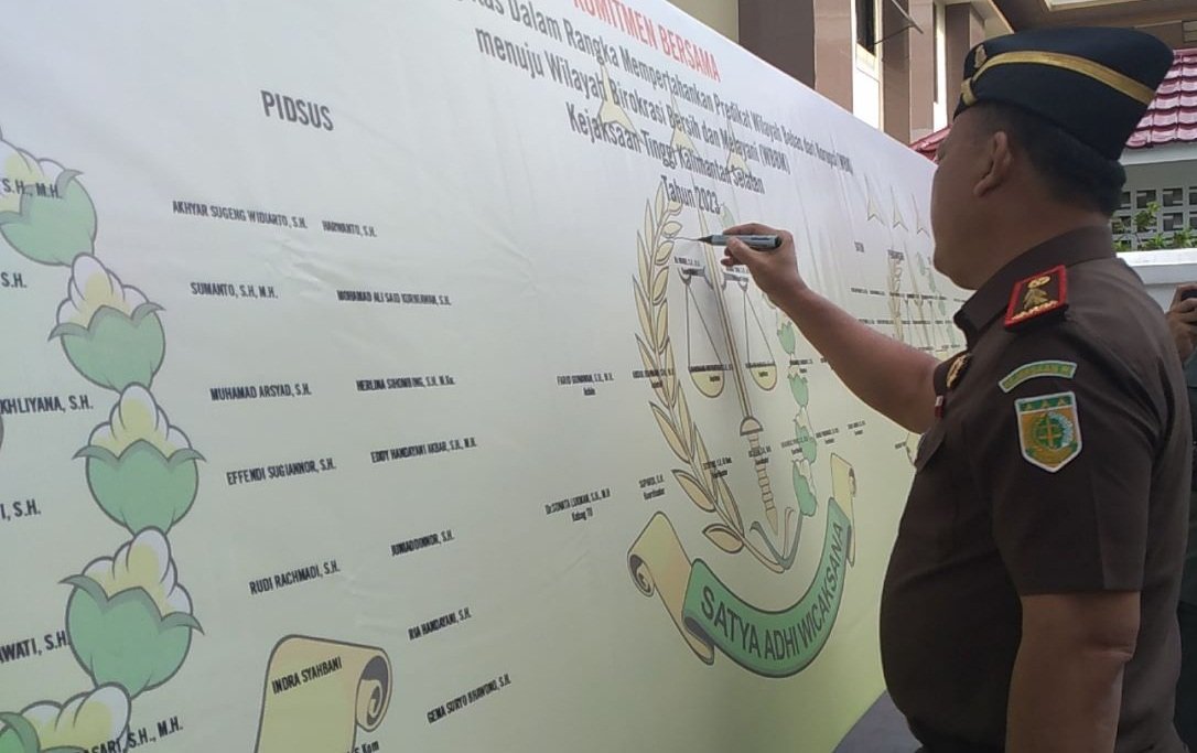 Kajati Kalsel “Komitmen Kita Berjuang Sungguh-sungguh” 1 1 25 klm 4 cm kajati.