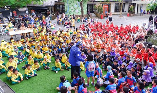 1 3 klm hari anak
