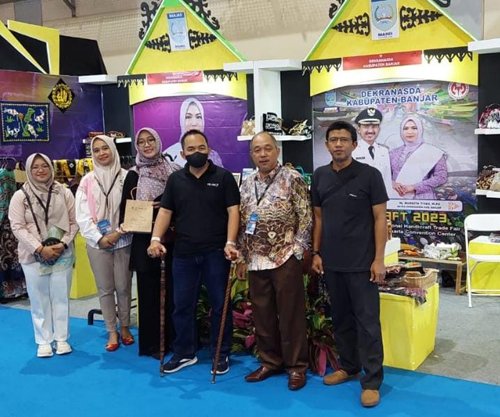 Hal 10 3 Klm Martapura Tidak kalah