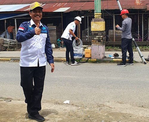 Hal 16 4 KLm Martapura Pantau Pemasangan