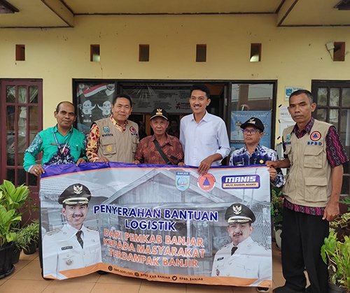 Hal 16 4 KLm Martapura Serahkan bantuan