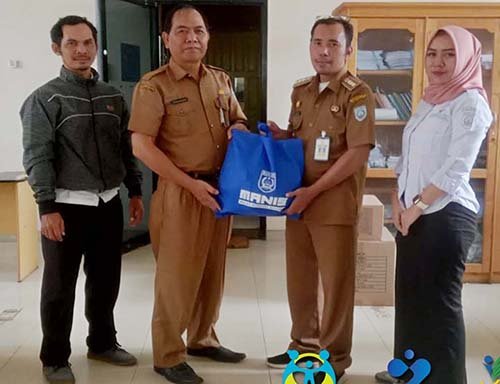 Hal 16 4 Klm Martapura Salurkan bantuan