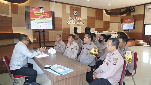 Tim Puslitbang Polri Teliti Kepercayaan Masyarakat ke Polres Kotabaru 1 Hal 16 K Baru 3 klm 15