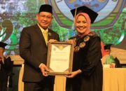 Bupati Kotabaru Terima Penghargaan Pelopor Pengembangan Pariwiaata