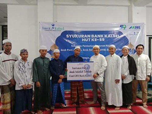 Syukuran HUT ke-59<br>Bank Kalsel Santuni Kaum Masjid, Anak Panti dan Anak Tahfiz di Balangan 1 Hal 2 Bal 3 klm 3