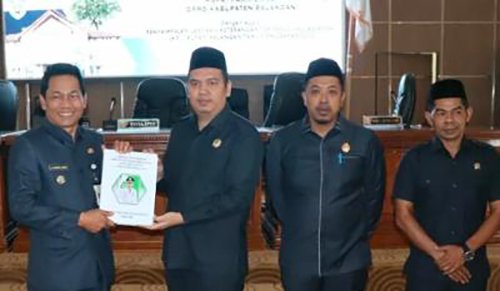Rapat Paripurna Penyerahan LKPJ Bupati TA 2022 1 Hal 2 Bal 3 klm 4