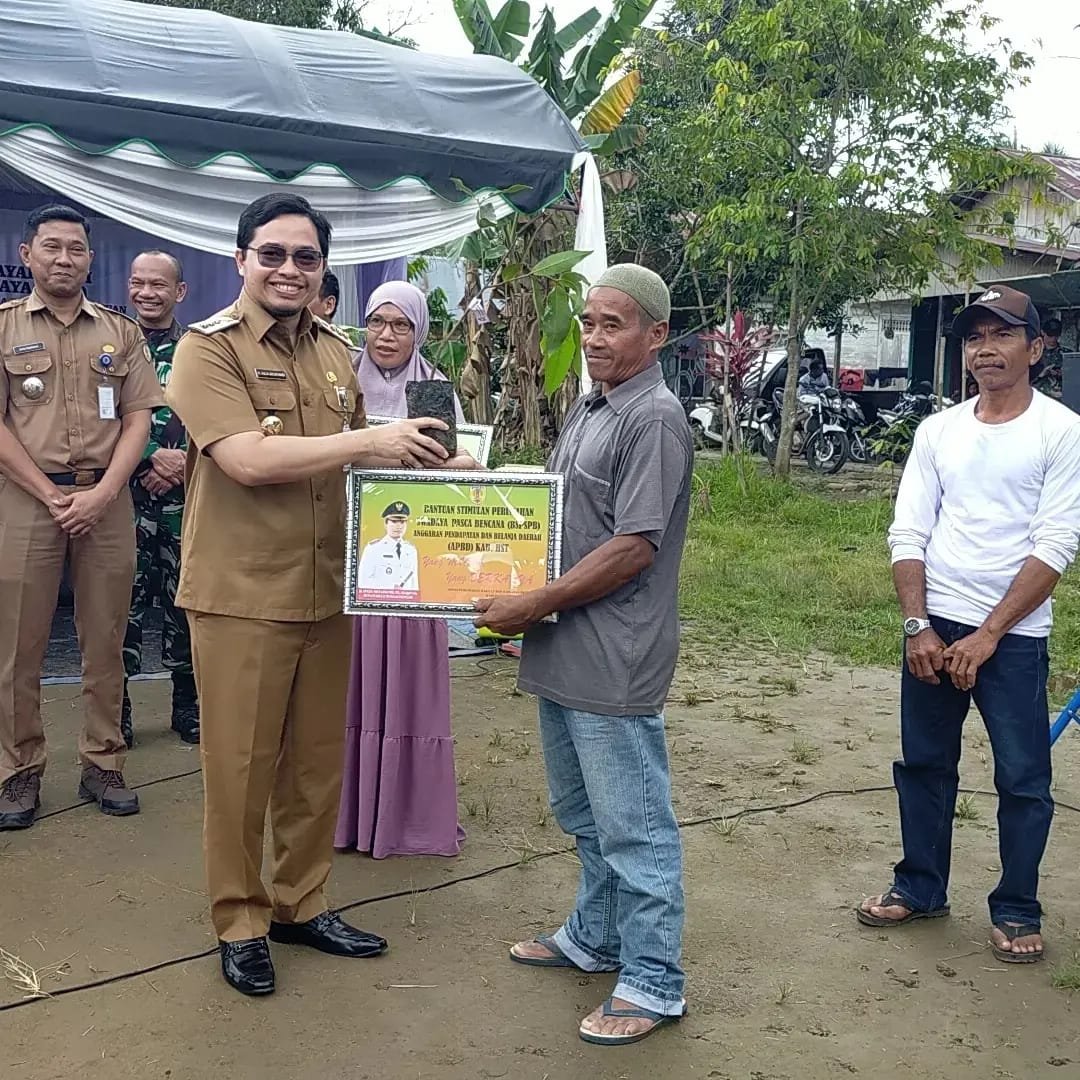 Aulia Resmikan Perumahan dan Jalan Hasil Relokasi Warga Di Desa Alat 1 IMG 20230307 WA0063