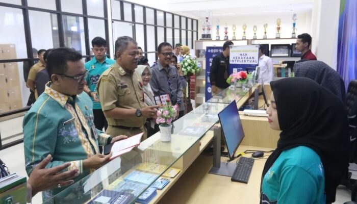 Bersama Pemkab Tanah Laut, Kemenkumham Kalsel Resmikan IP Corner Pertama di Perguruan Tinggi Kalsel
