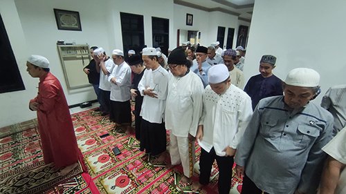 Keluarga Besar Kalimantan<br>Doa Bersama dengan Anak Panti dan Dhuafa 1 1 3 klm 4 cm kp