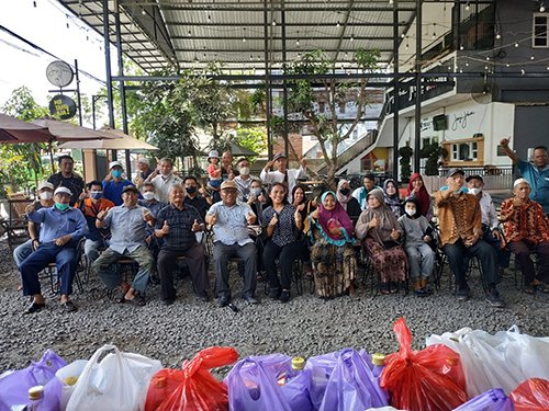 Lintas Jawa Group Bagikan Sekitar 1.500 Paket Lebaran 1 7 2klm lintas