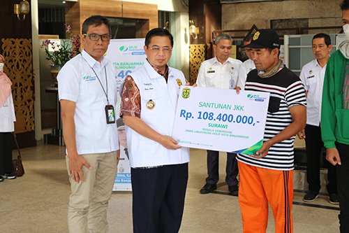 BPJAMSOSTEK Serahkan Santunan Rp 357 Juta kepada Enam Ahli Waris 1 8 3klm jam