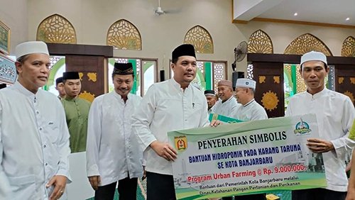 Puluhan Rumah Ibadah Terima Dana Hibah 1 Hal 10 7 Klm BJB 1 dan 2 Gabung