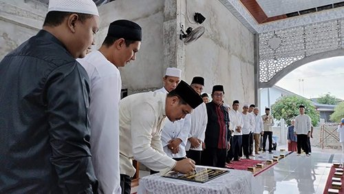 Puluhan Rumah Ibadah Terima Dana Hibah 3 Hal 10 7 Klm BJb 2 dan 1 Gabung