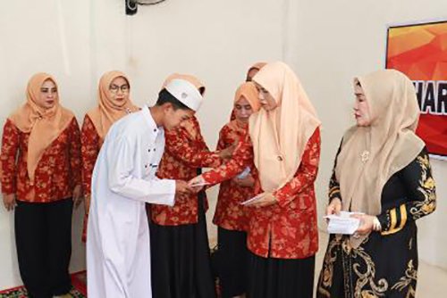 DWP Tapin Berbagai Berkah Bersama Anak Yatim Pesisir Sungai 1 Hal 12 Tapin 4 klm 1