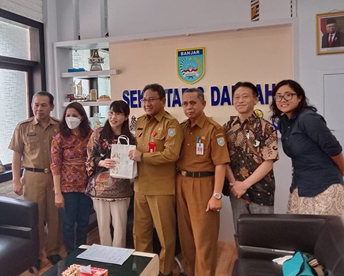 Hal 16 4 KLm Martapura Tawarkan kerjasama