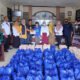 Hal 16 4 KLm Martapura serahkan bantuan