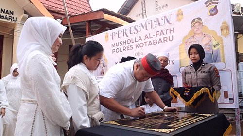 Kapolres Resmikan Mushola Al Fath Polres Kotabaru 1 Hal 16 K Baru 3 klm 2