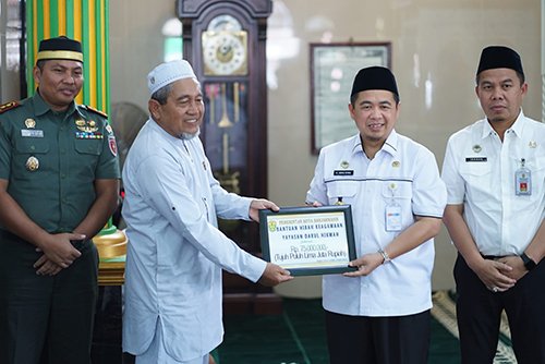 Bantuan Kemakmuran Masjid Lewat Safari Ramadhan Terus Disalurkan 1 Hal 9 7 Klm Gabung Kontrak 1