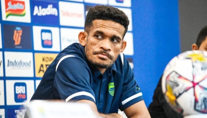 Pemain Timnas Kambuaya Starting Eleven Saat Persib Melawan Persis Solo