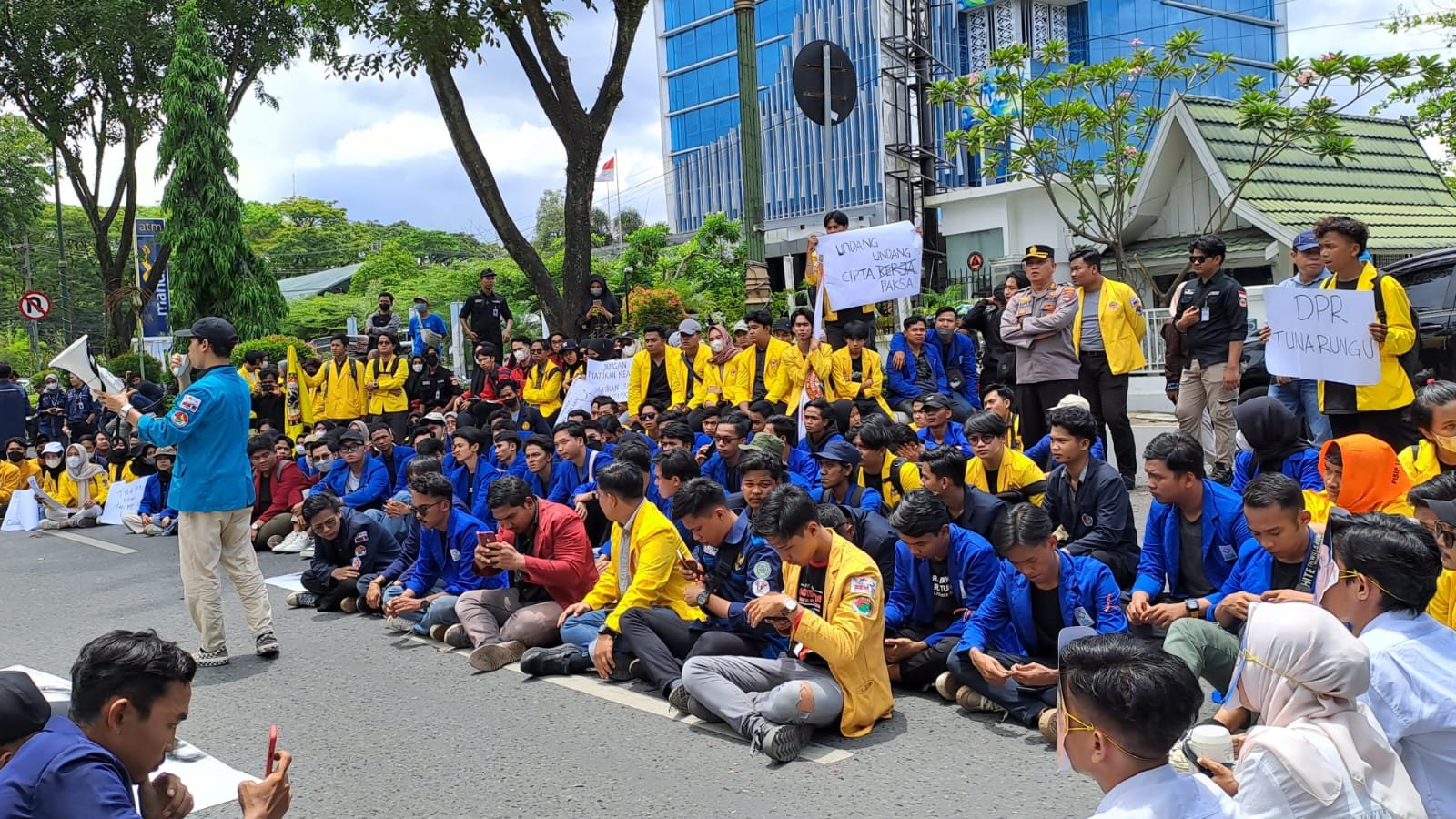 Aliansi BEMSI Kaltimsel Tuntut Cabut UU Ciptaker, Sengsarakan Pekerja 1 IMG 20230406 WA0016