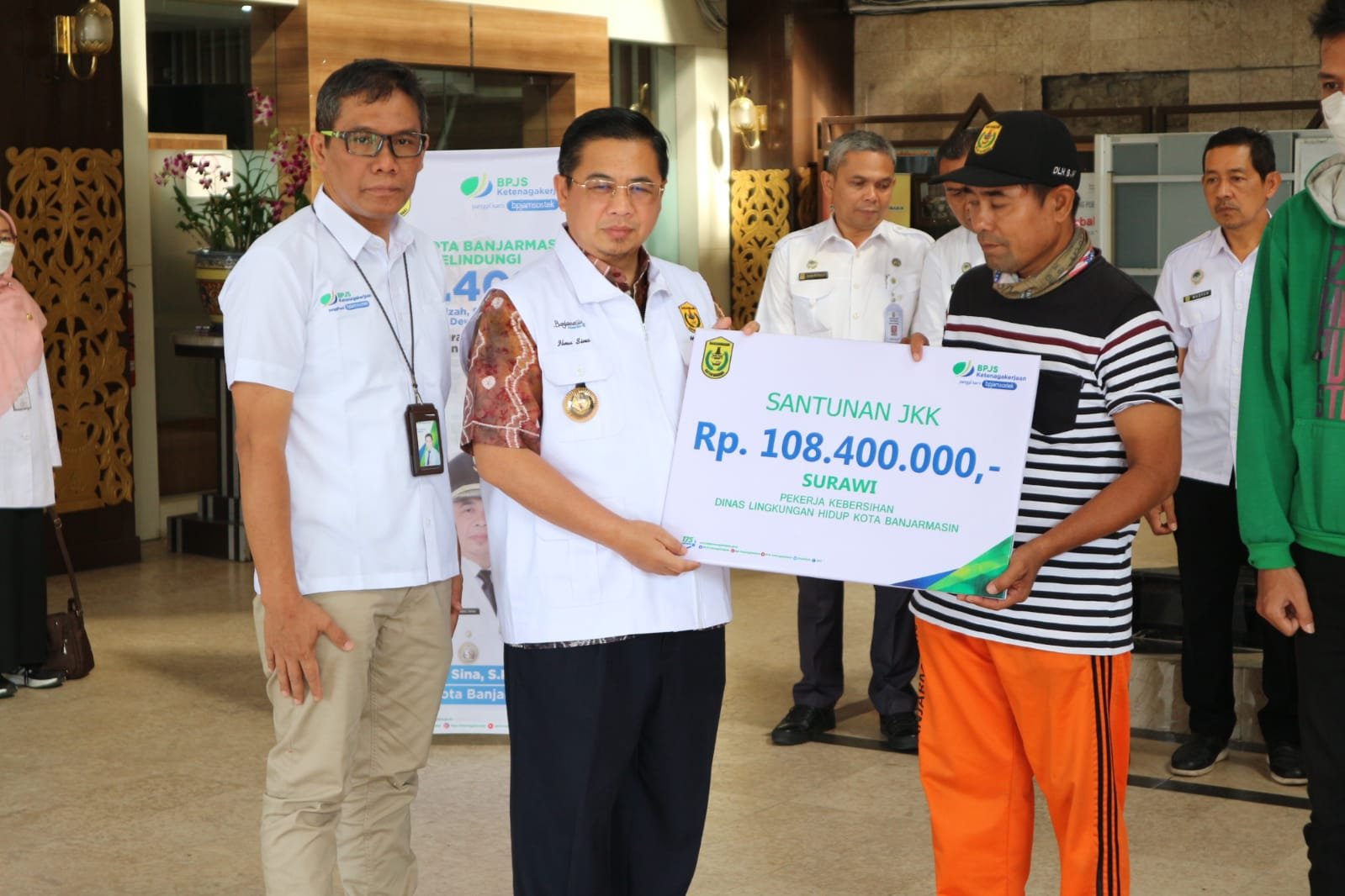 BPJAMSOSTEK Serahkan Santunan Rp 357 Juta kepada 6 Ahli Waris Peserta di Lingkungan Pemkot Banjarmasin 1 IMG 20230412 WA0027