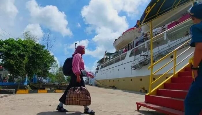 Puncak Arus Mudik di Pelabuhan Sampit Berangkatkan 1.995 Penumpang