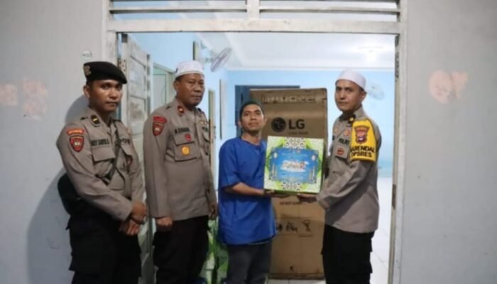 Kapolresta Banjarmasin Berikan Kulkas dan Parsel,Ajak Masyarakat Bantu Bangun Panti Asuhan Al Amin