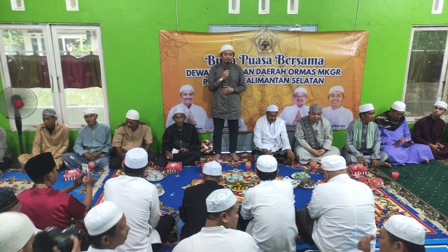 Ormas MKGR Kalsel Buka Puasa dengan warga Sungai Andai 1 IMG 20230416 214225