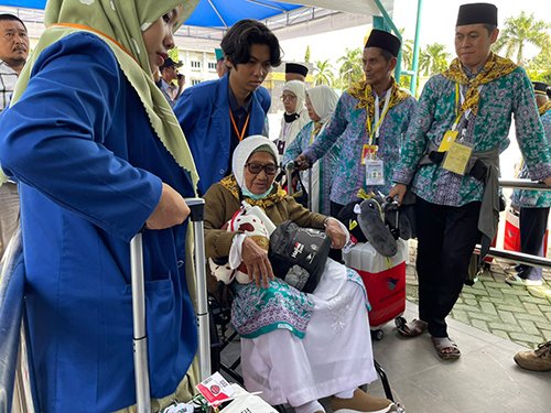 1 3 klm Jemaah haji kursi roda