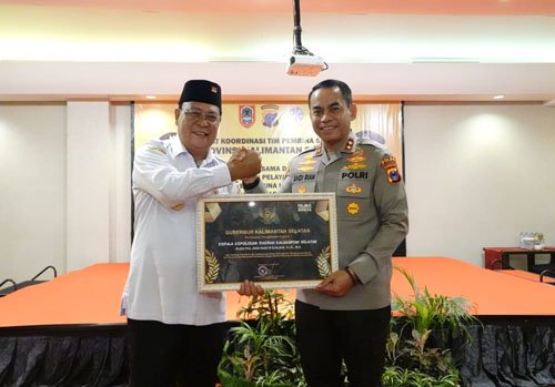 1 4 klm Kontrak Pemprov Paman Birin berikan penghargaan ke Polda Kalsell